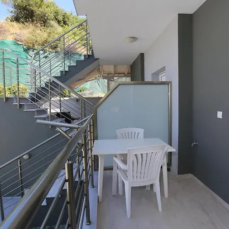 Real Apartment Polychrono